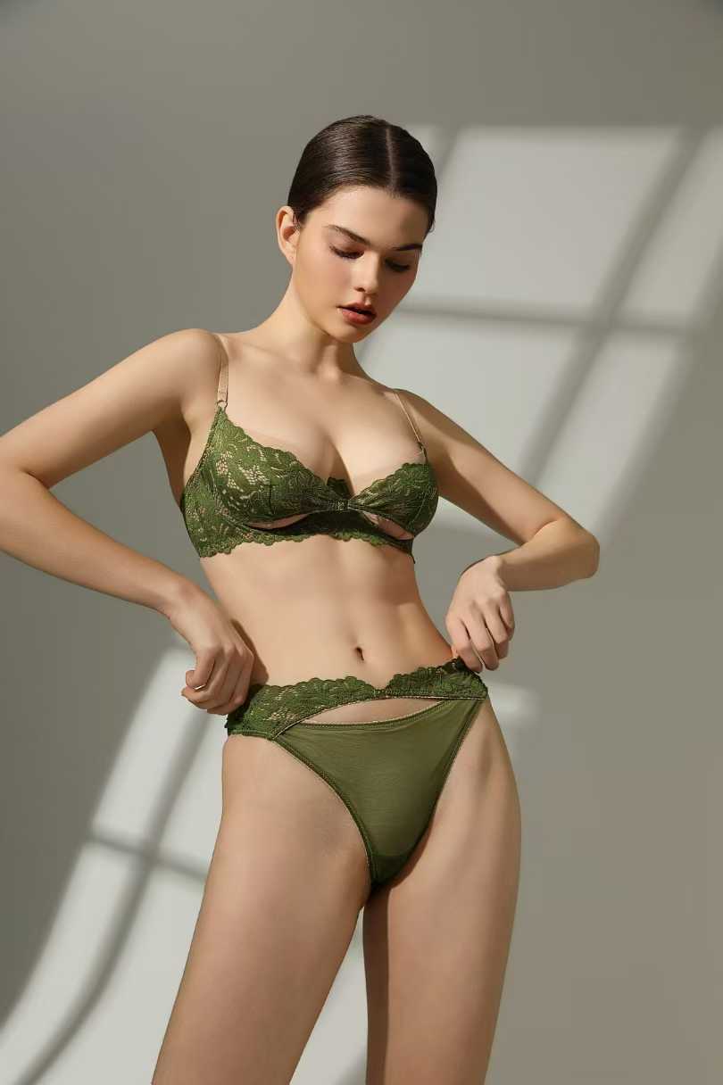 Sexy Lace Push-Up Minimizer Bra Set – Ultra-Thin Women’s Lingerie